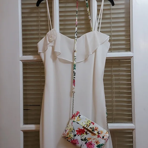 Off White/White Formal Dress (purse sold separately) - Picture 1 of 6